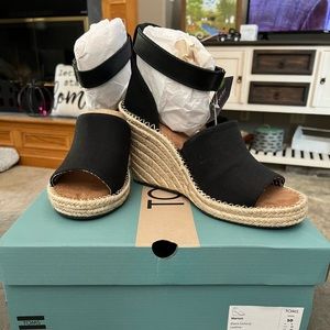 NWT Tom’s Marisol Wedges never worn